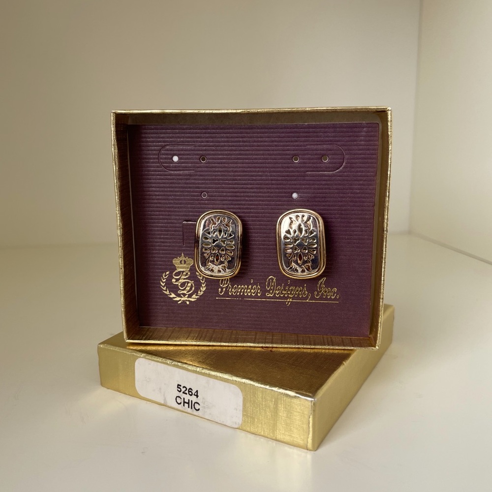 Premier Designs Clip-on Earring (Style: Chic)